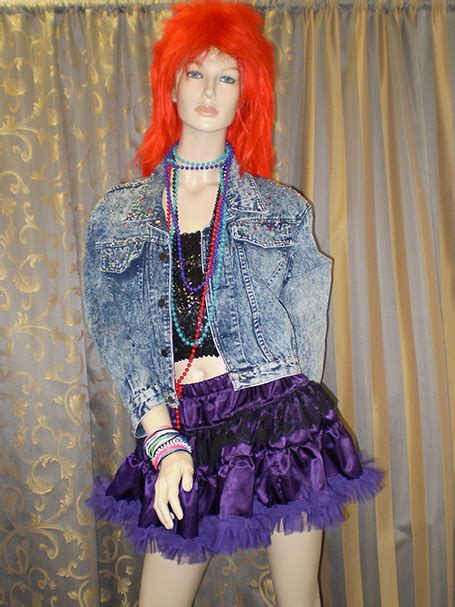 Arriba 48+ imagen cyndi lauper outfit ideas - Abzlocal.mx