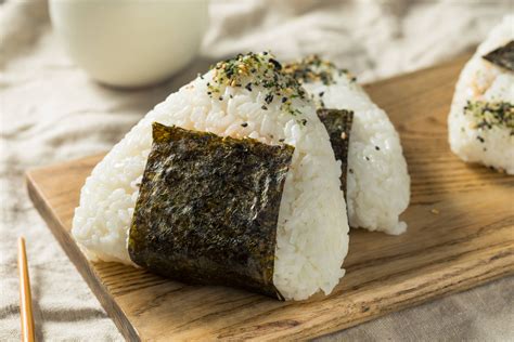 Easy Tuna Onigiri Recipe | Recipedia