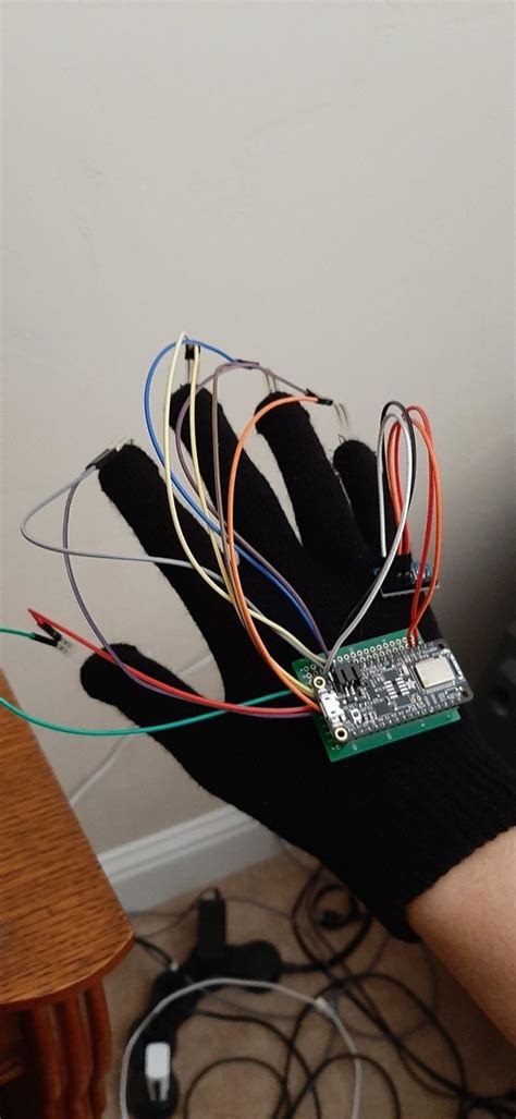 KeyGlove: A Bluetooth Keyboard & Mouse Glove - Senior Project Expo