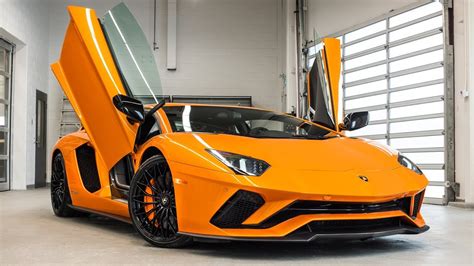 How Many Seats Does A Lamborghini Have | Psycho Autos