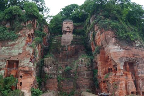 Giant Buddha in Leshan, #ig_captures #冬 #insta_china #雪 #beautiful #China🇨🇳 #IgersChina #美丽中国 ...