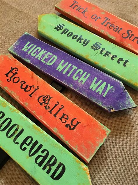 Halloween yard art Lawn Ornament Sign Halloween Street | Etsy