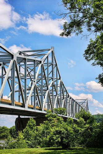 Silver Memorial Bridge | "The Silver Bridge was an eyebar-ch… | Flickr