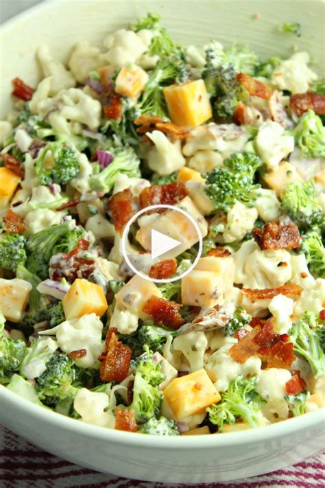 Geladen Broccoli Bloemkool salade (Low Carb) | Easy salads, Broccoli cauliflower salad, Healthy ...