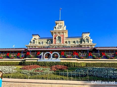 2023 WDW Magic Kingdom Christmas Holiday Decorations Atmo-5 - AllEars.Net