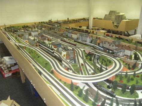 00 Gauge Model Railway Layout DCC 14x7ft (4 Sections) Delivered Peco ...