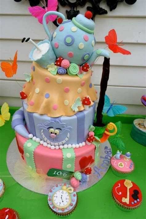 10 Must-See Alice in Wonderland Cakes | Catch My Party