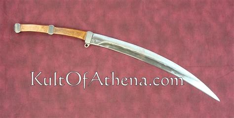 Is a rhomphaia closer to a longsword, a greatsword or a polearm-type weapon like a halberd? : r/DnD