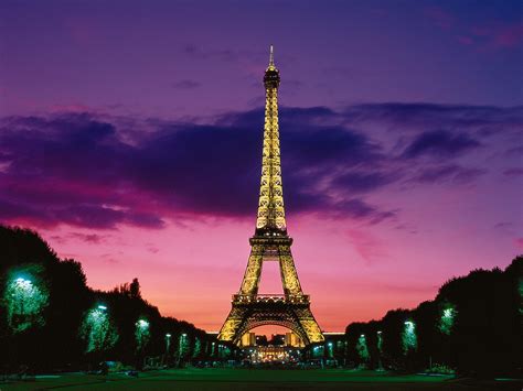 Paris Eiffel Tower at Night | free download wallpaper