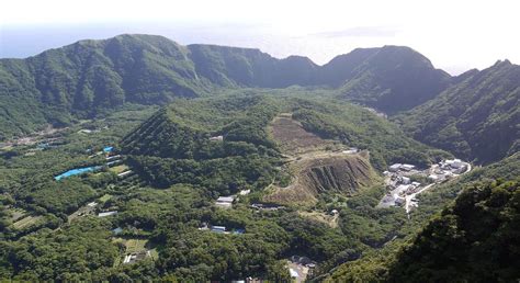 10 Breathtaking Aogashima Volcano Images - Fontica Blog