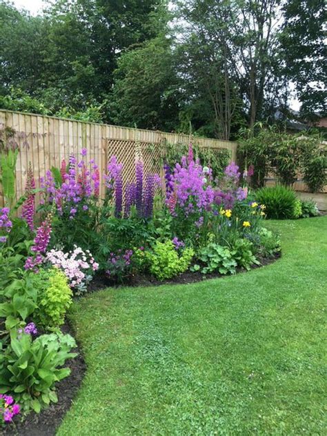 24 Stunning Flower Bed Ideas for Front of House | Balcony Garden Web