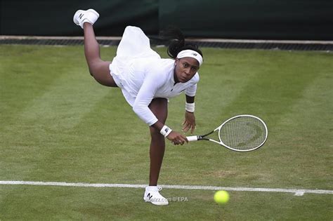 Why do Wimbledon players wear white outfit?