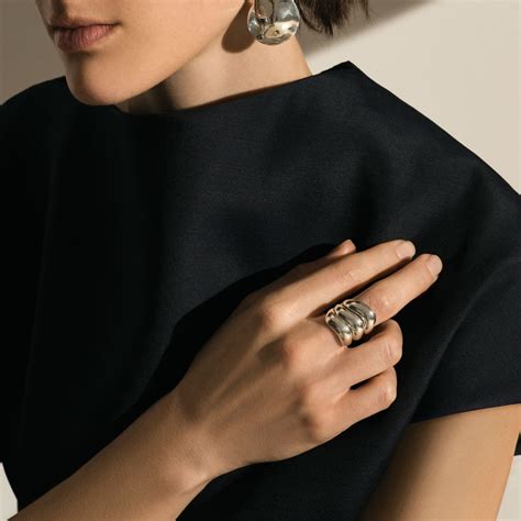 AGMES Triple Wave Ring | Garmentory