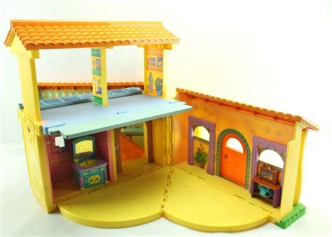 Dora the Explorer Large Fold Out Talking Playhouse Dollhouse 2003 ...