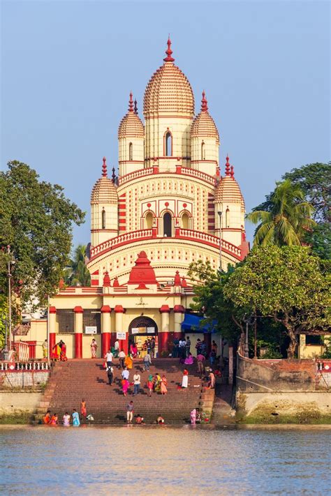 Visit Dakshineswar Kali Temple, Howrah | Kali mandir, Temple india ...