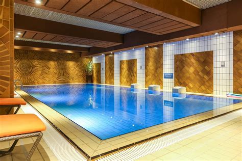 Le Royal Hotels & Resorts - Luxembourg Pool: Pictures & Reviews - Tripadvisor