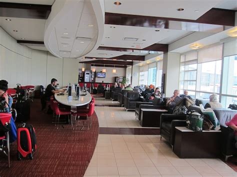 Review: Air Canada Maple Leaf Lounge Vancouver - One Mile at a Time