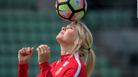 Cambio Cuervo Fruta vegetales imagenes de mujeres jugadoras de futbol ...