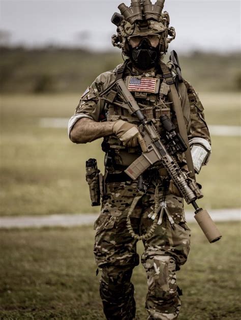 Pin di Fëlix da hellcat su Tactical gear | Immagini militari, Militari, Forze speciali