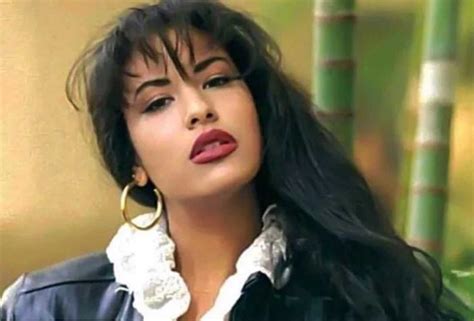 Selena Quintanilla's best throwback pictures | MamasLatinas.com