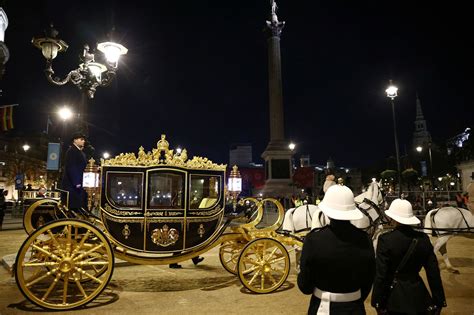 Coronation sneak peek during overnight rehearsal - May 3, 2023 | Reuters