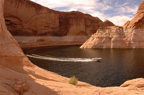 Popular Lake Powell Attractions