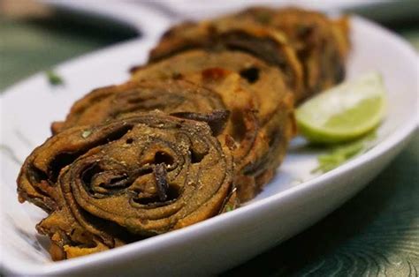 Arbi Ke Patte Ke Pakode - Colocasia Leaf Rolls Recipe by Archana's Kitchen