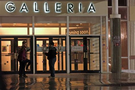 Walden Galleria Shopping Mall Entrance At Night, Buffalo NY Editorial ...