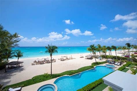 THE BEACHCOMBER GRAND CAYMAN (Seven Mile Beach, Grand Cayman) - foto's, reviews en ...