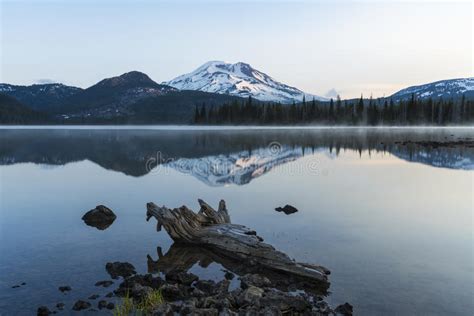 Serene View of Mountain Reflected in Lake Stock Image - Image of landscape, bend: 91561121