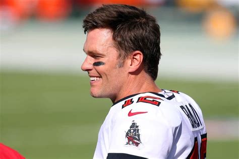 Buccaneers Tom Brady Wins SI's Yearly Award - Bucs Report