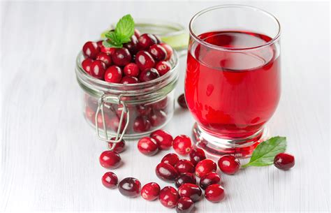 15 Awesome Cranberry Juice Benefits for Your Health and Skin - Healthwire