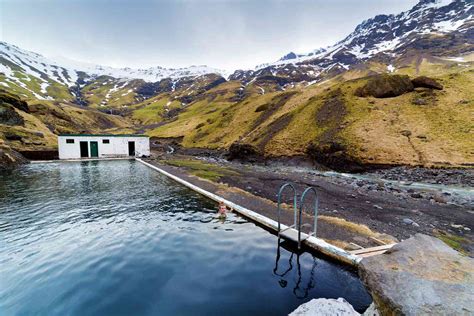 The Complete Guide to Iceland Hot Spring Etiquette