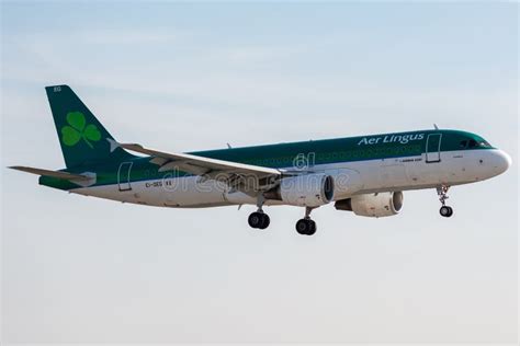 Airbus A320-214 - 2272, Operated by Aer Lingus Landing Editorial Stock Photo - Image of civil ...