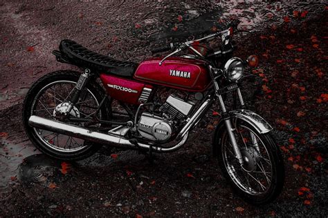 Yamaha rx 100 | Yamaha rx100, Bike photo, Red aesthetic