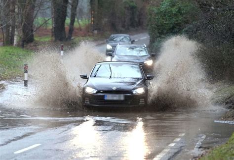 LATEST FLOOD ADVICE - Isle of Wight Radio