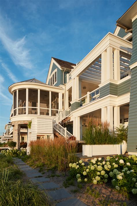 Lake Michigan Beach House - Beach Style - Deck - Chicago - by BBA Architects | Houzz