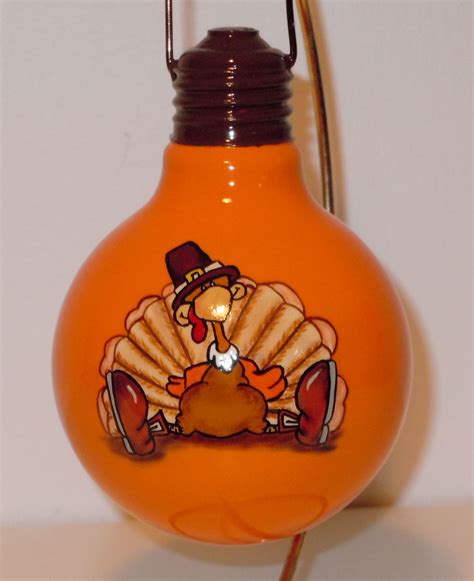 Gobble, gobble. Light Bulb Art, Light Bulb Crafts, Light Bulb Ornaments ...