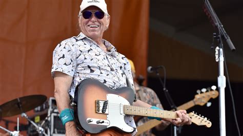 Watch Jimmy Buffett Play 'Southern Cross' at His Final Concert