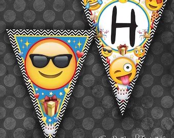 EMOJI Birthday Party Water Bottle Labels / Instant Download