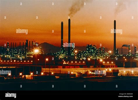 Oil refinery saudi arabia hi-res stock photography and images - Alamy