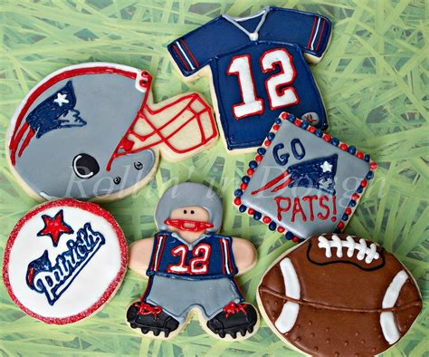 Rollin' in Dough: Patriots, Fleur de lis, and More Halloween