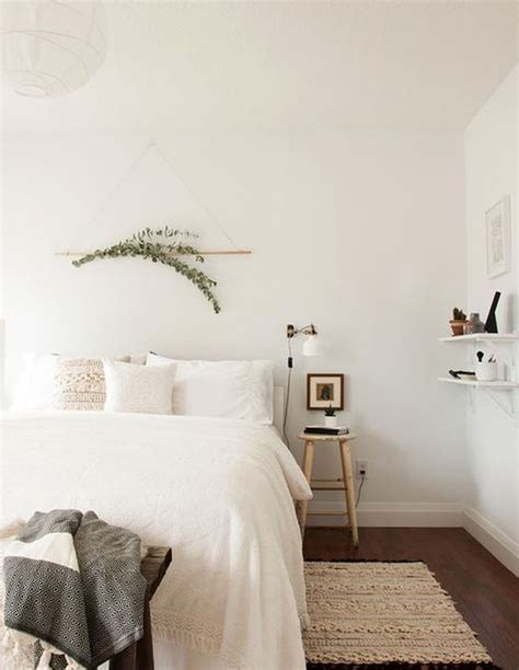 Minimalist Scandinavian Bedroom Decor Ideas 31 - SWEETYHOMEE