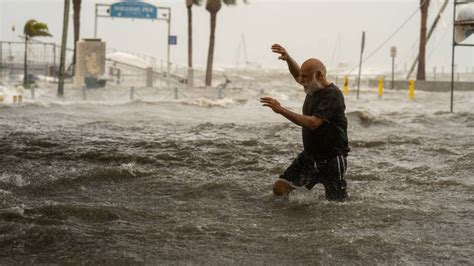 Tampa Mayor to Residents in Hurricane Evacuation Zones: 'Going To Die'