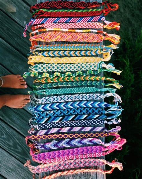 VSCO - vxdb | Friendship bracelet, Modèles de bracelet, Bracelet en laine