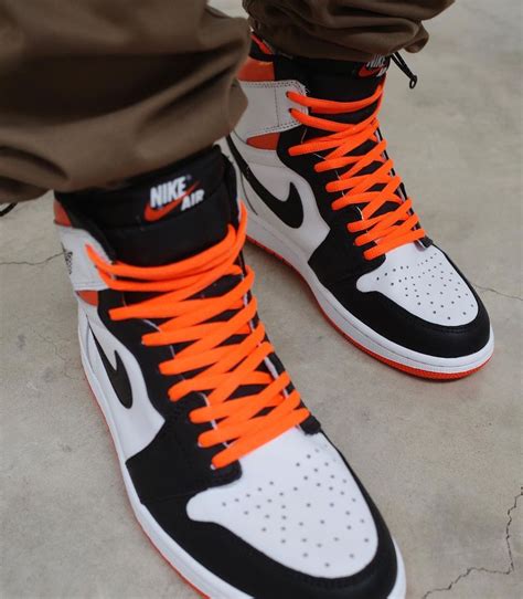 Air Jordan 1 Retro High Electro Orange 555088-180 | SneakerNews.com