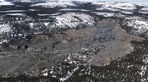 Great Whale River: a very large, low-angled landslide in Canada on 22 ...