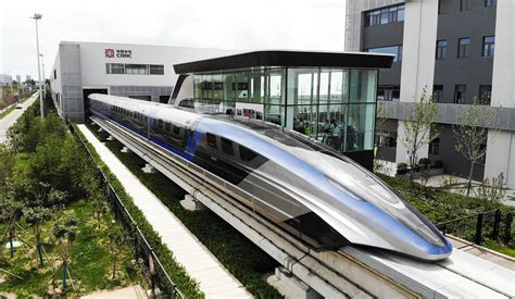 World's first 600 km/h high-speed maglev train rolls off assembly line ...