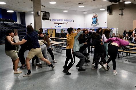 Human Knot Challenge at HSE is Fun With a Purpose | Toms River Regional ...