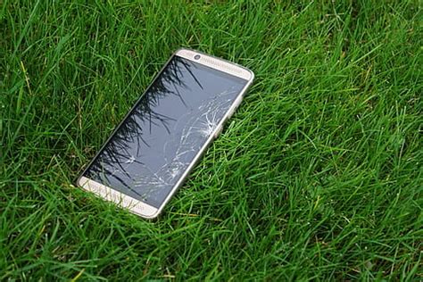 1280x720px | free download | HD wallpaper: smartphone, broken, damaged, defect, screen ...